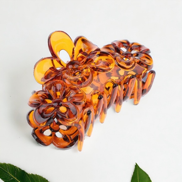 XL Set of 2 Claw clips with floral design in black and brown tortoise. NWOT - Picture 3 of 7